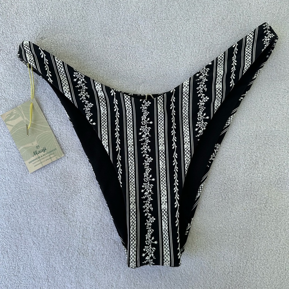 Maaji Victorian Lavish Reversible Bikini Bottoms Black White Medium NWT
